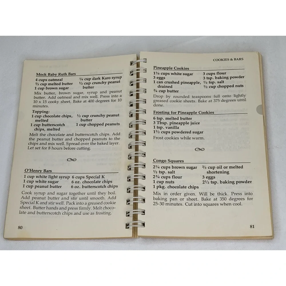 Cookbook Our Favorite Recipes Lowell Connie Lundstrom 1982‎ Christian👀📸SEE📸